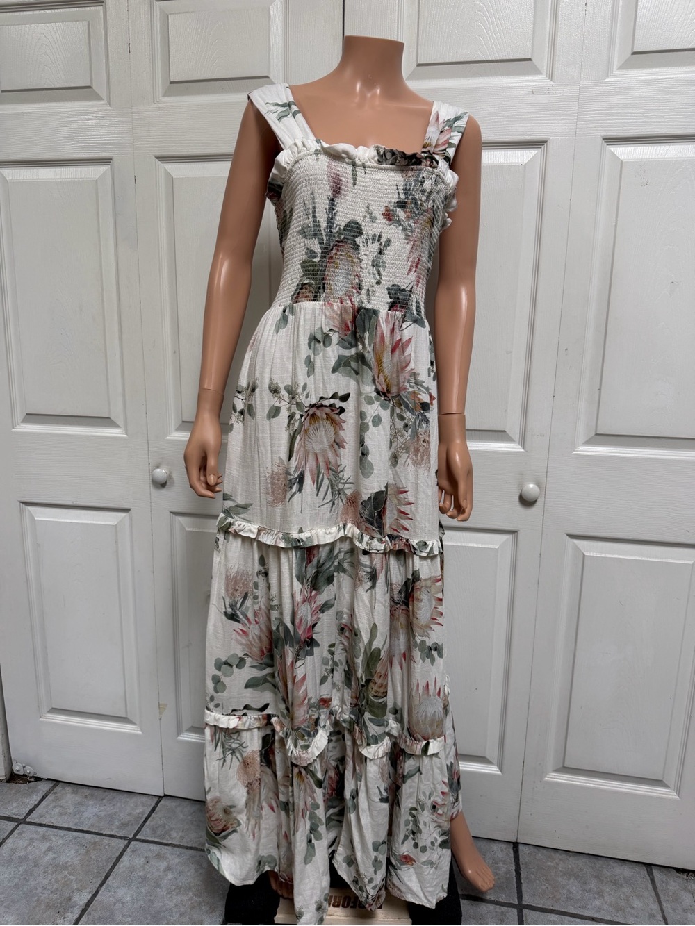 Express Linen Bland Floral Smocked Tiered Maxi Dress Size L - Picture 15 of 15